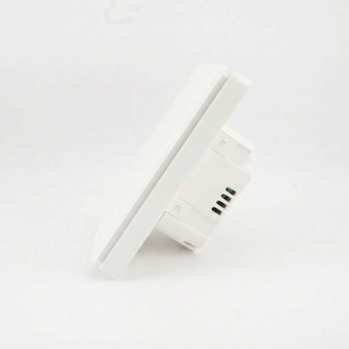 سویچی زیرەک ٣٠ ئەمپێر، سیستەمی Zigbee، ئەپڵیکەیشنی Tuya و Smart Life