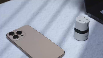 شاحن سفر عالمي  قدرة 30 واط بتقنية GaN مع منفذي USB-C + USB-A