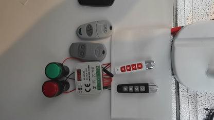 مستنسخ ريموت RF433   ٤ ازرار  تحكم على حده لنسح ريموتات بوابات الكراج  وغيرها